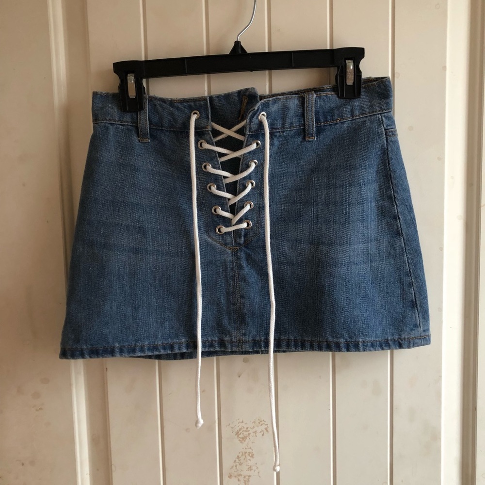 WILLING TO TRADE🌙